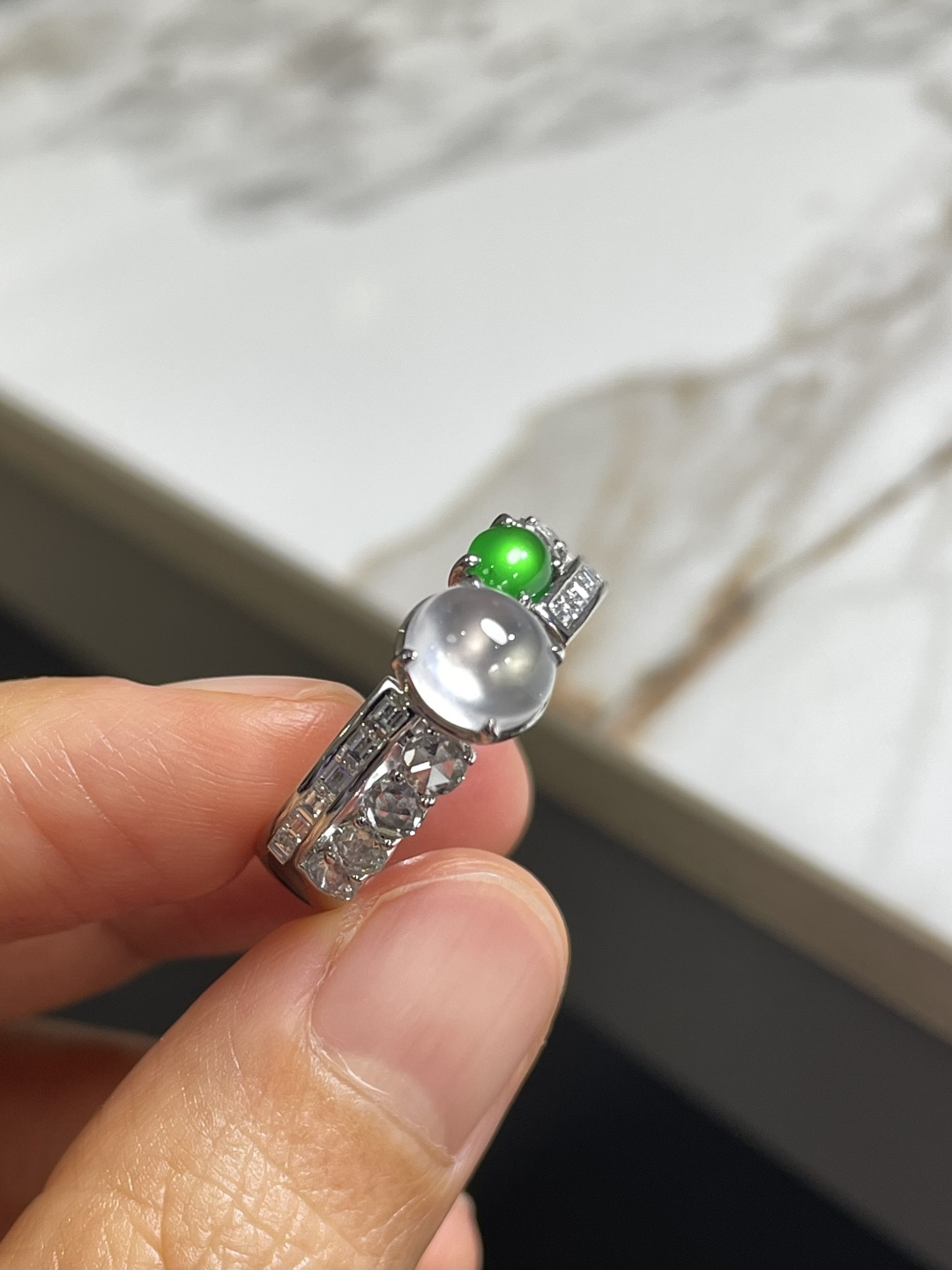 ️玻璃种白+绿蛋面戒指 裸石：7*6.5*4mm 整体：7*11.5*7.5mm