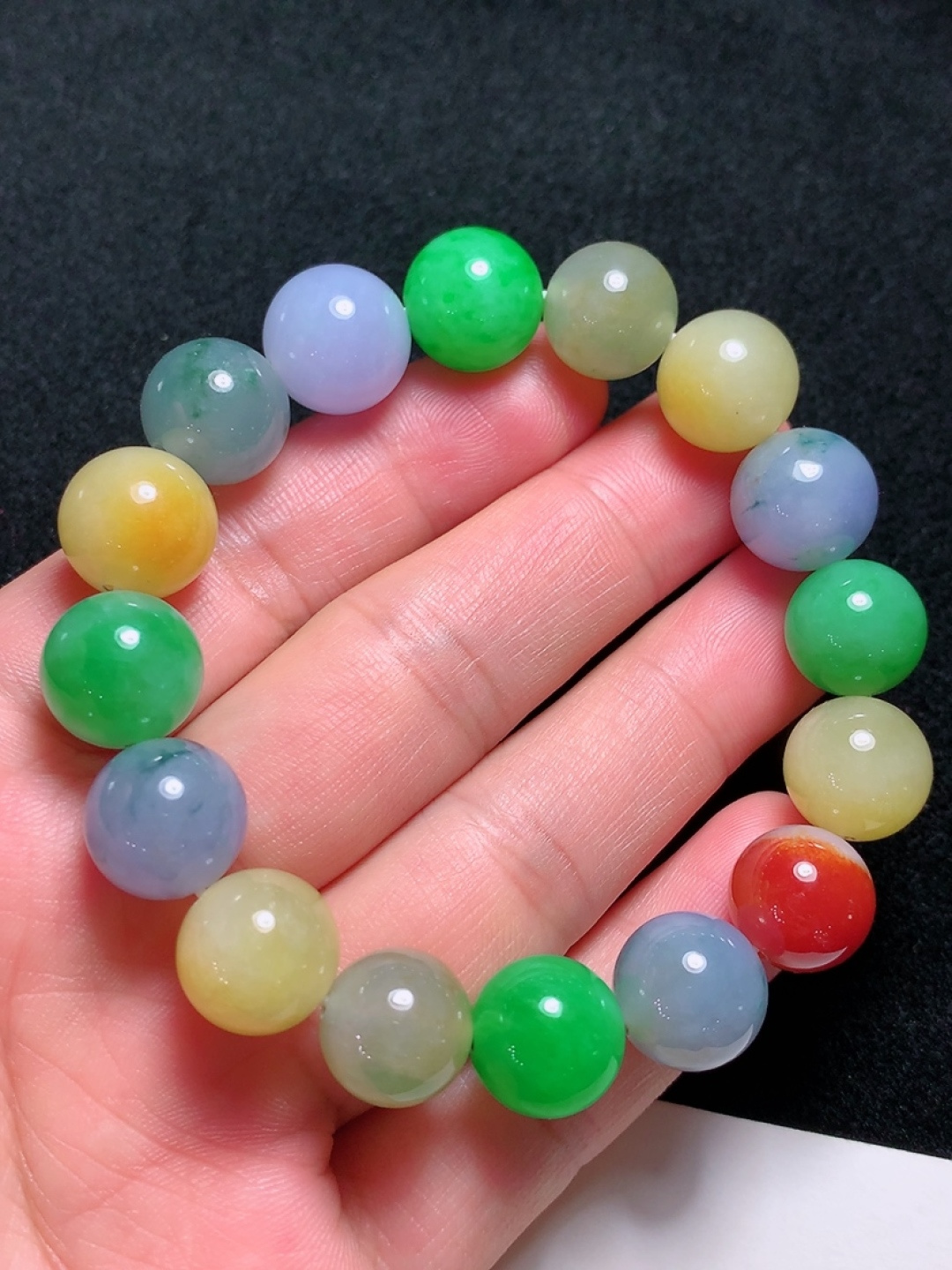 冰种多彩手串，种老水头好，又冰又润，饱满大气，尺寸：12.2mm16粒