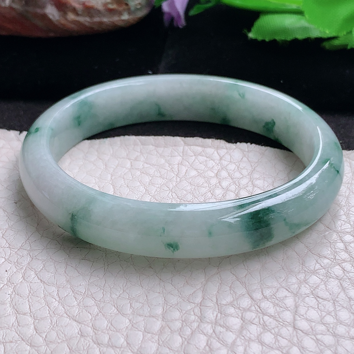 js实拍55.5*49*11.3*6.8贵妃镯 缅甸翡翠a货玉手镯冰飘花蛋形玉手环