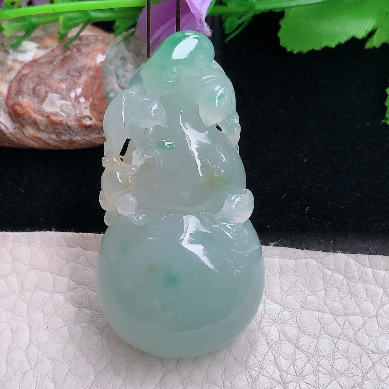 lz实拍53.6*29*12天然缅甸翡翠a货冰三彩饱满葫芦 玉葫芦玉吊坠 玉挂件