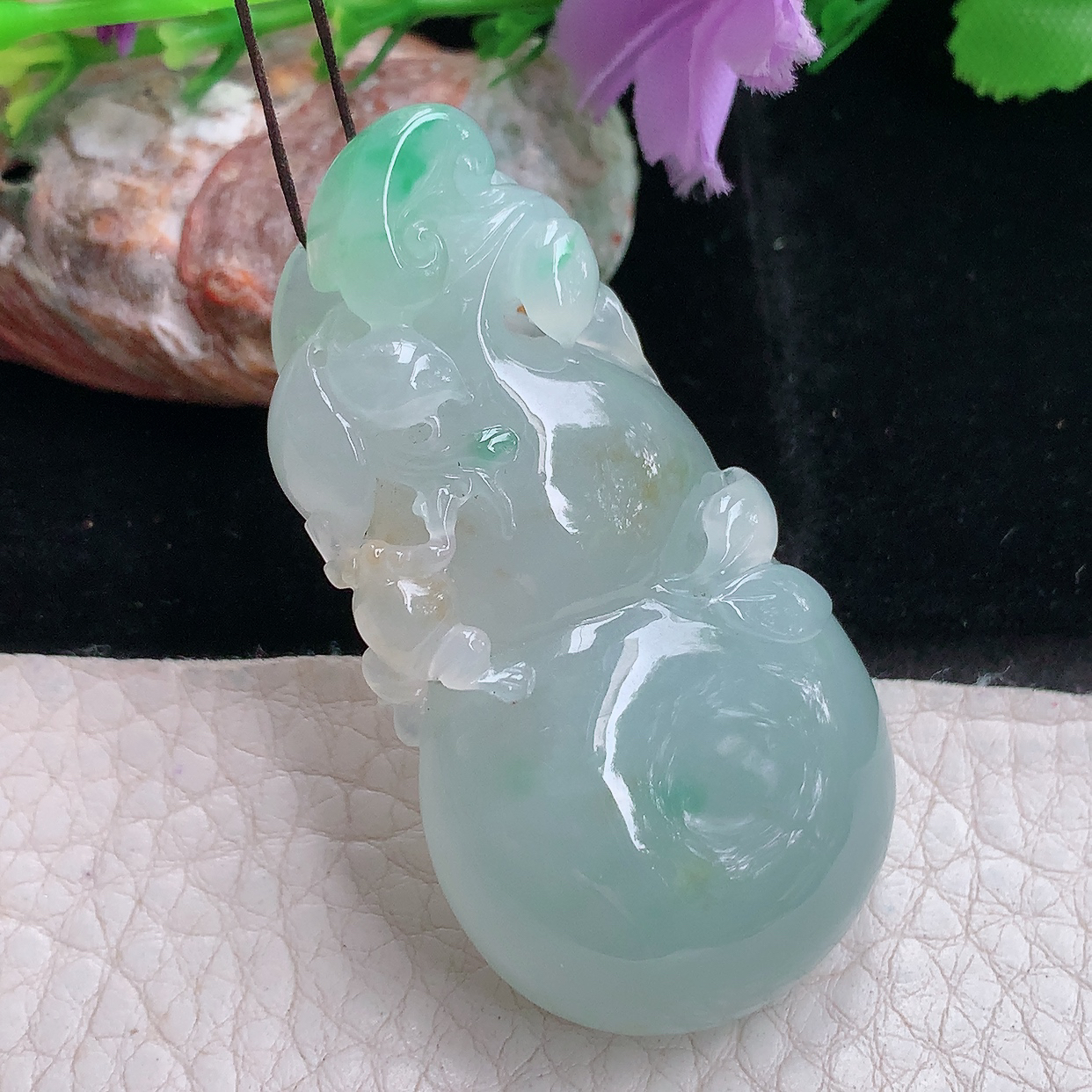 lz实拍53.6*29*12天然缅甸翡翠a货冰三彩饱满葫芦 玉葫芦玉吊坠 玉挂件