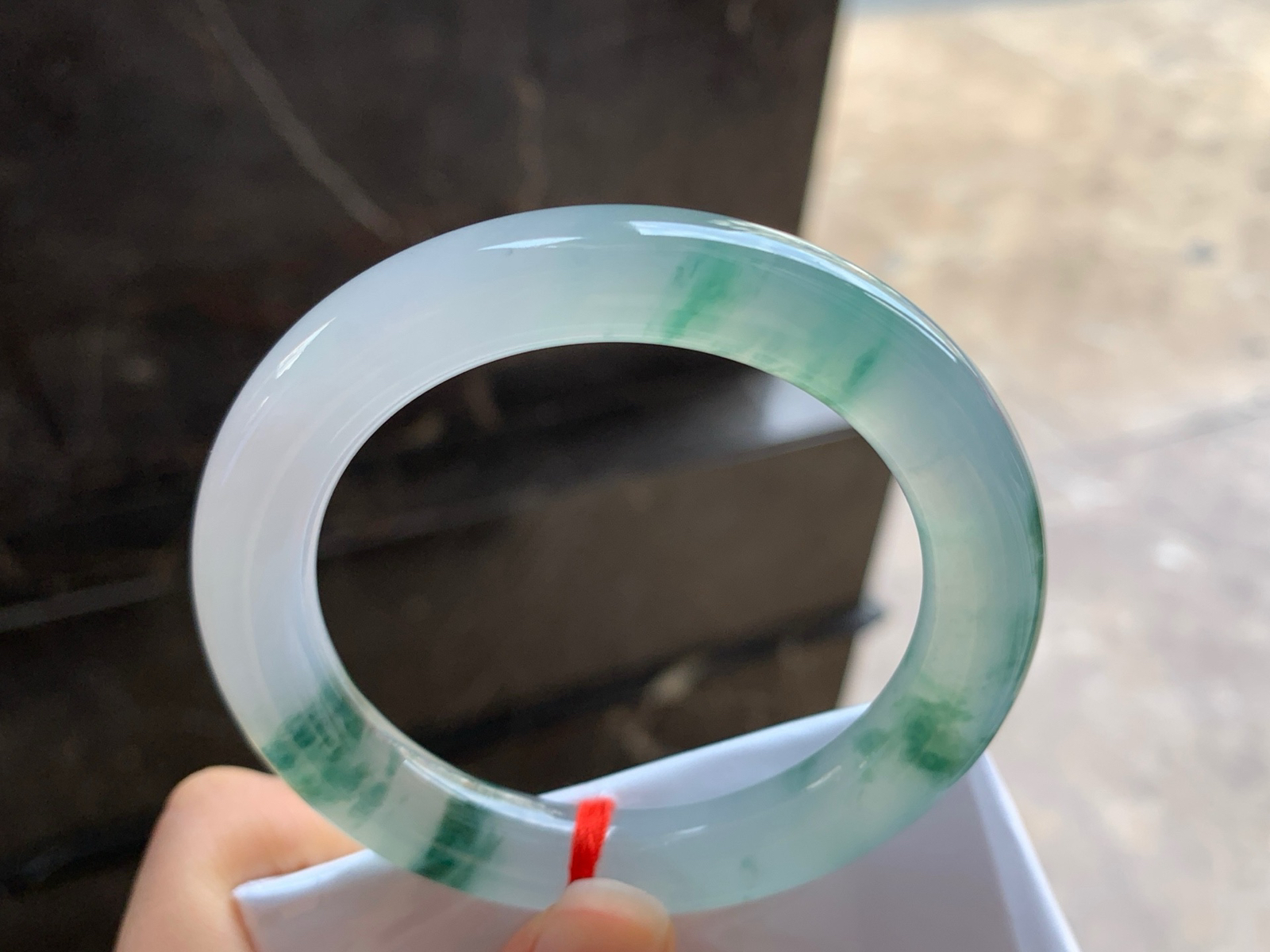 52.5-9.9

冰种绿花圆条手镯^_^水润冰透