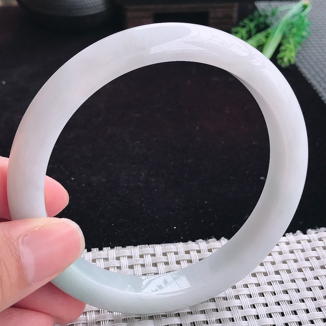 自然光70/11.9/9.5老坑冰润白月光超大圈口手镯翡翠玉镯女款百搭