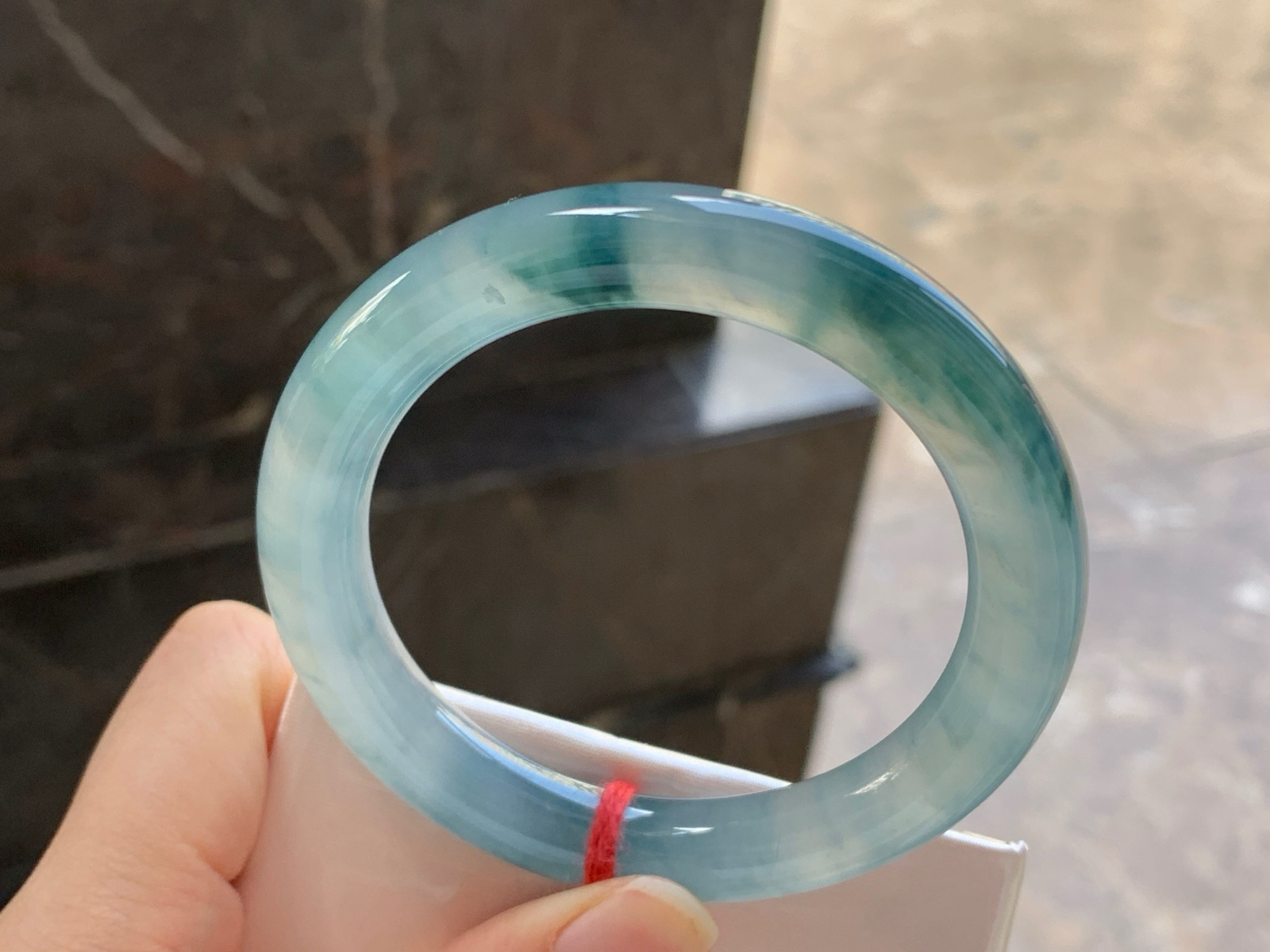 55-10.2

冰蓝花圆条手镯^_^飘花浓郁