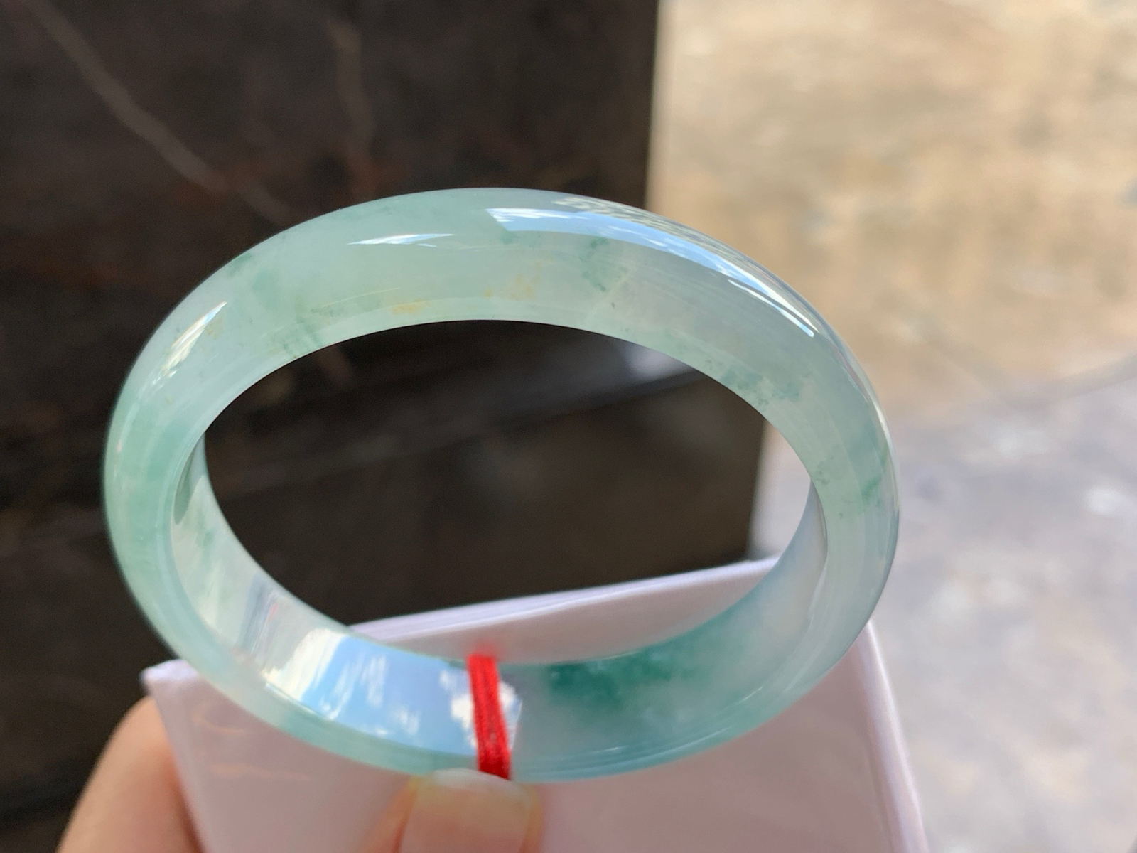 56-13.6-7.2

冰蓝花贵妃手镯^_^水润 正圈54可以带