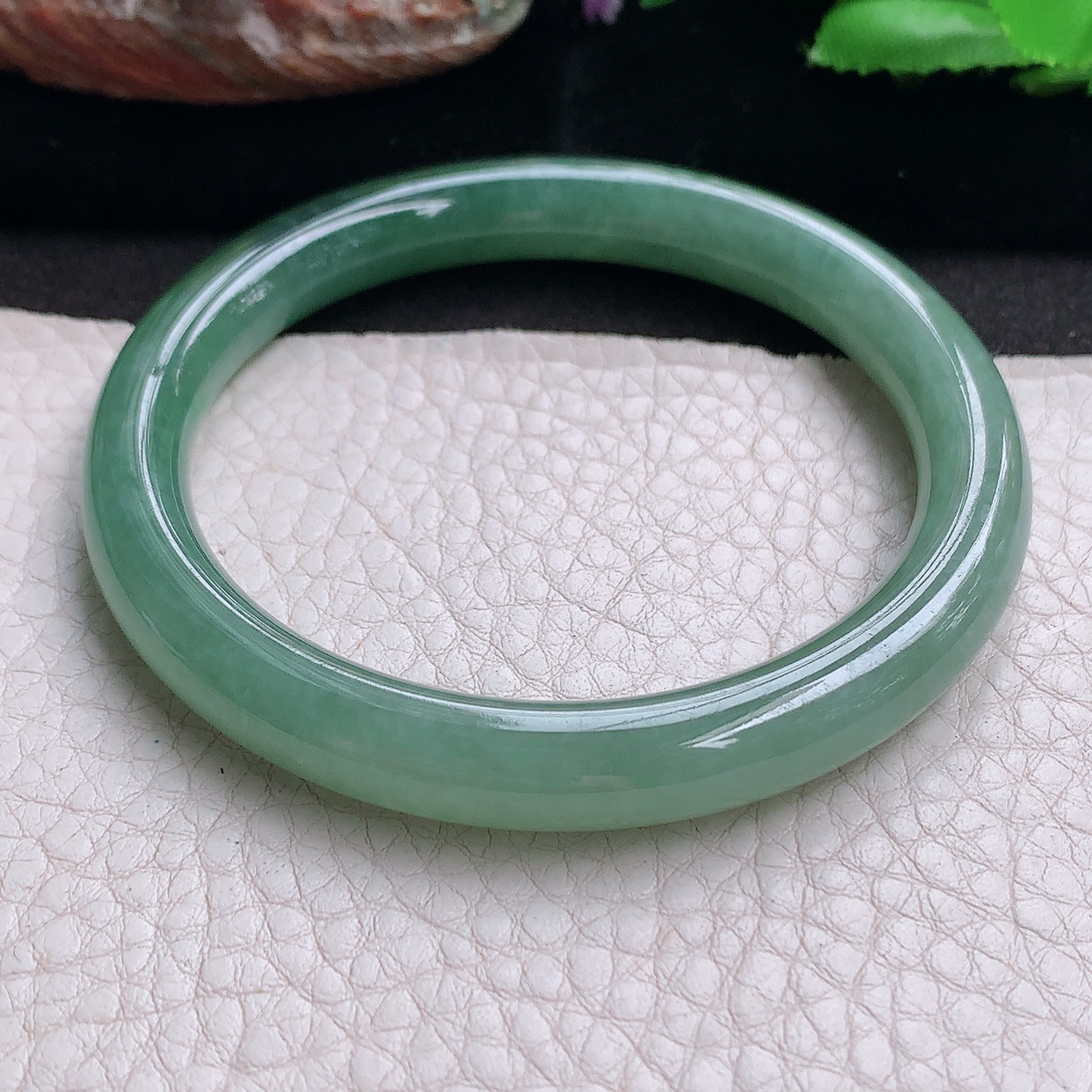 js实拍56*8.5叮光镯 缅甸翡翠a货玉手镯冰晴圆条玉手环 美人镯