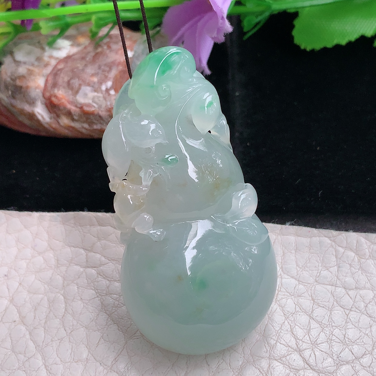 lz实拍53.6*29*12天然缅甸翡翠a货冰三彩饱满葫芦 玉葫芦玉吊坠 玉挂件