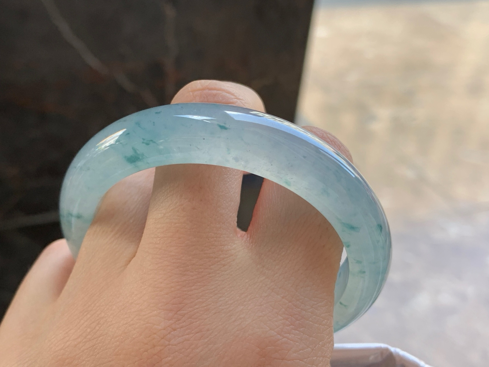 54.5-12.3-8.3

冰蓝花手镯^_^飘花灵韵