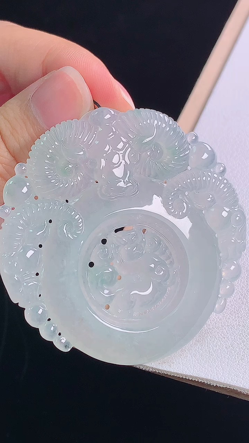 冰种三羊开泰，无裂，尺寸:52.9-52.8-5.5mm 27