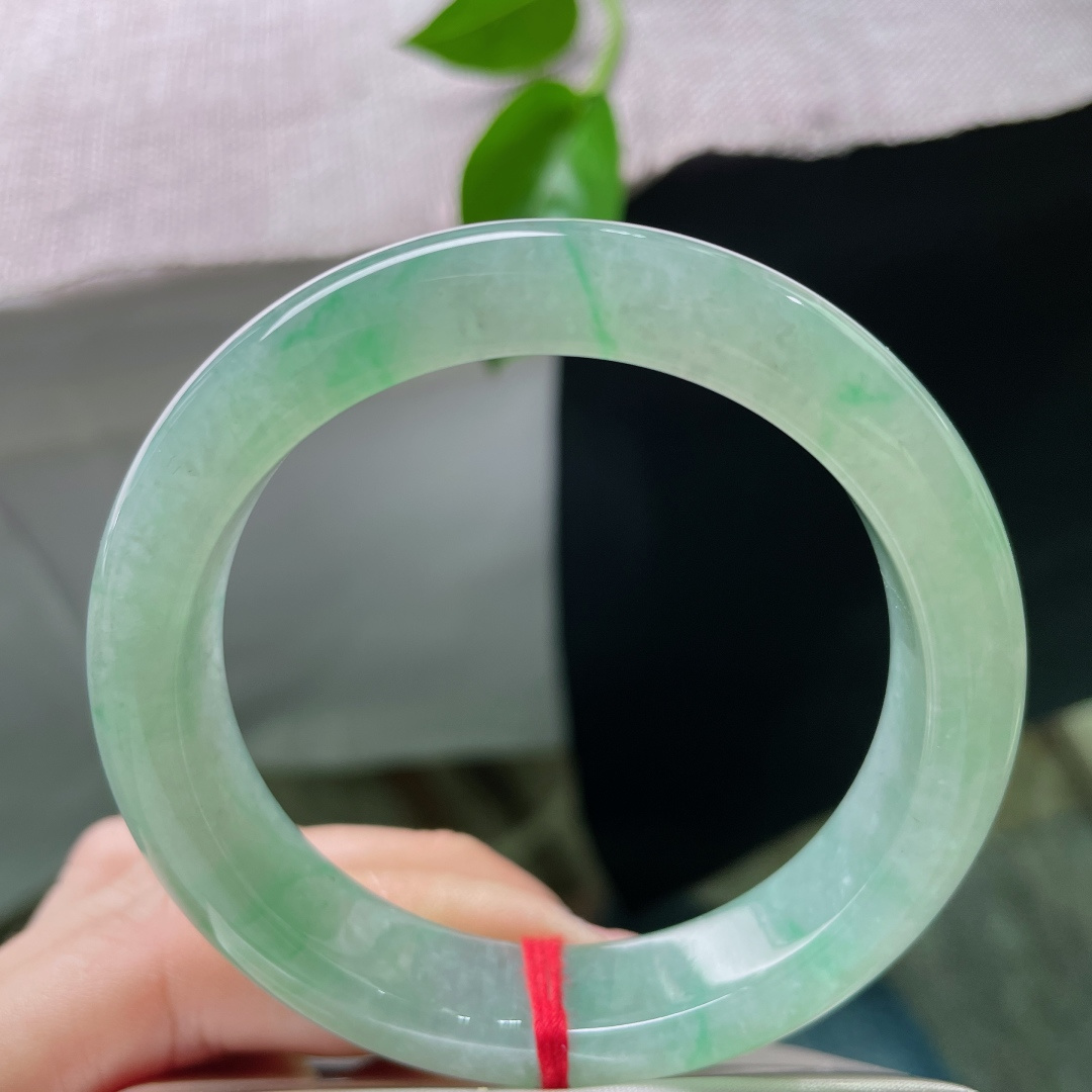 54.5/12.6/8.6绿底正圈，冰润通透，种老，浓妆淡抹总相宜，有棉线，ss53991a