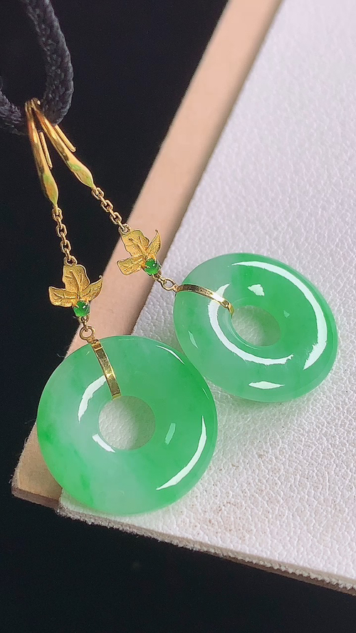️18K冰绿平安圈耳坠，无裂，尺寸:38.8-16.0-2.6mm 15