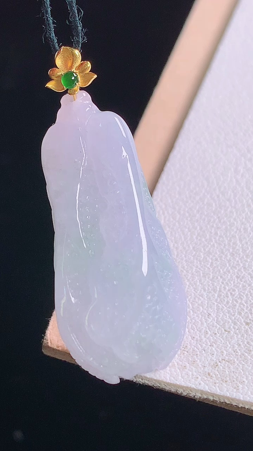 18K冰润白菜吊坠，无裂，尺寸:35.4-30.2-14.2-9.1mm 23