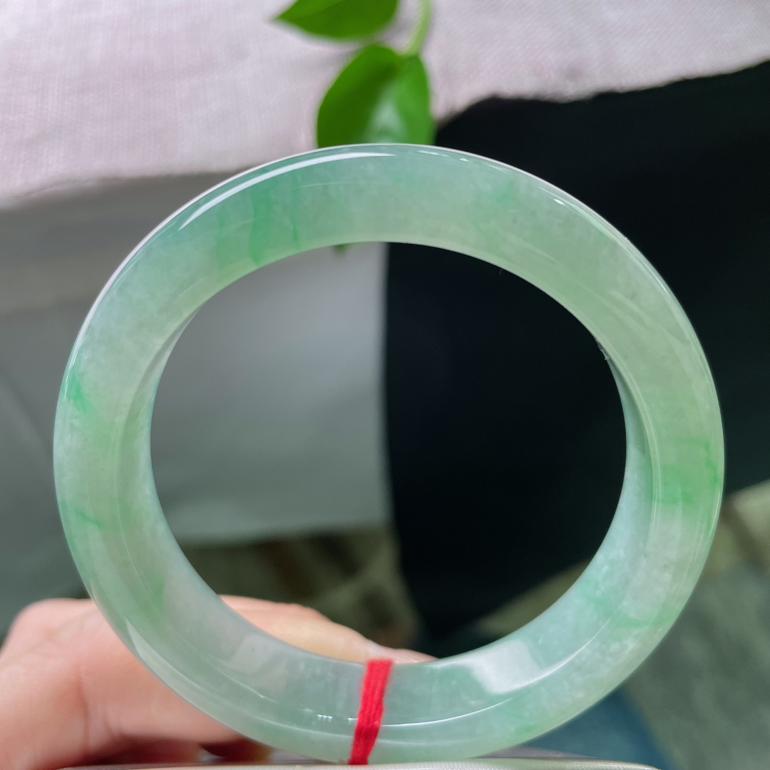 54.5/12.6/8.6绿底正圈，冰润通透，种老，浓妆淡抹总相宜，有棉线，ss53991a