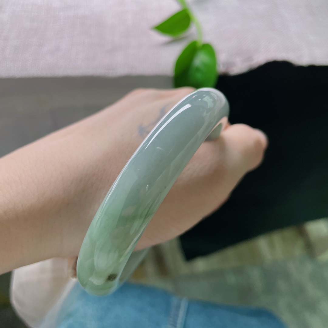 油绿底正圈，大圈口。肉质细腻，沉稳内敛，皮纹，ss52140a