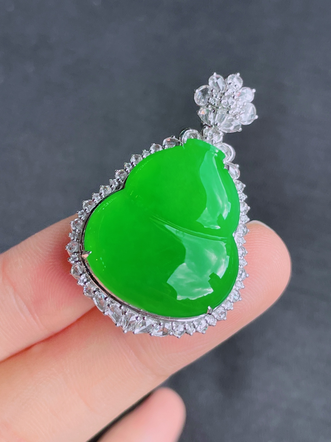 ️高冰绿葫芦吊坠，晶莹剔透，新颖时尚，无裂，40.5