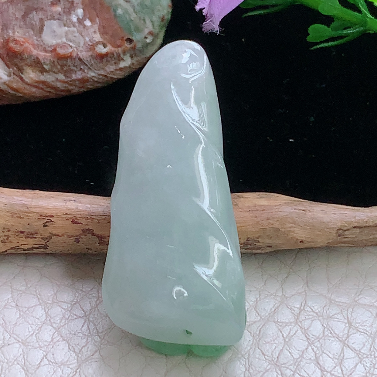hx实拍40*17.8*12天然缅甸翡翠a货冰绿莲年有余玉吊坠 玉挂件