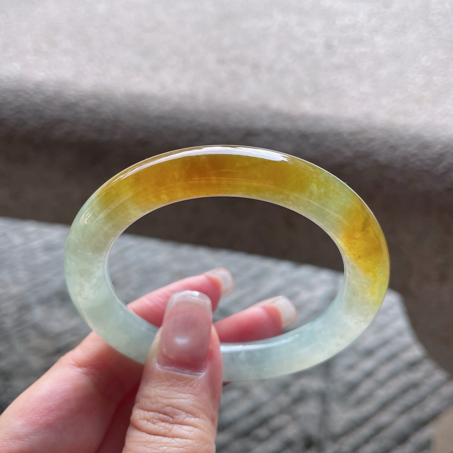 手镯圆条51 52圈口51.3-9.5-9.1编码0528YT23冰种黄翡，冰镇柠檬茶，晶莹剔透，水润，种老，无裂