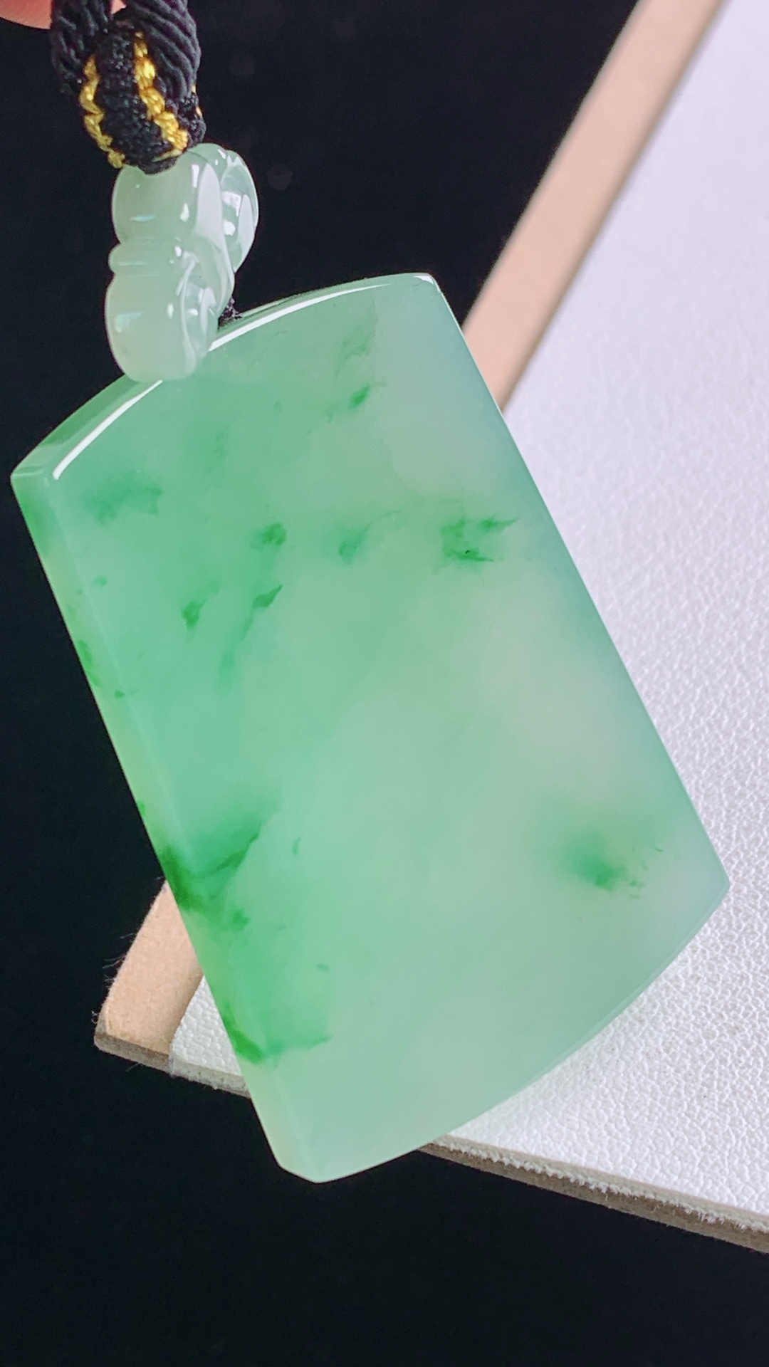 冰晴飘花无事牌 种色兼备，花色灵动，无裂 尺寸:45.7-31.4-4.8mm 25