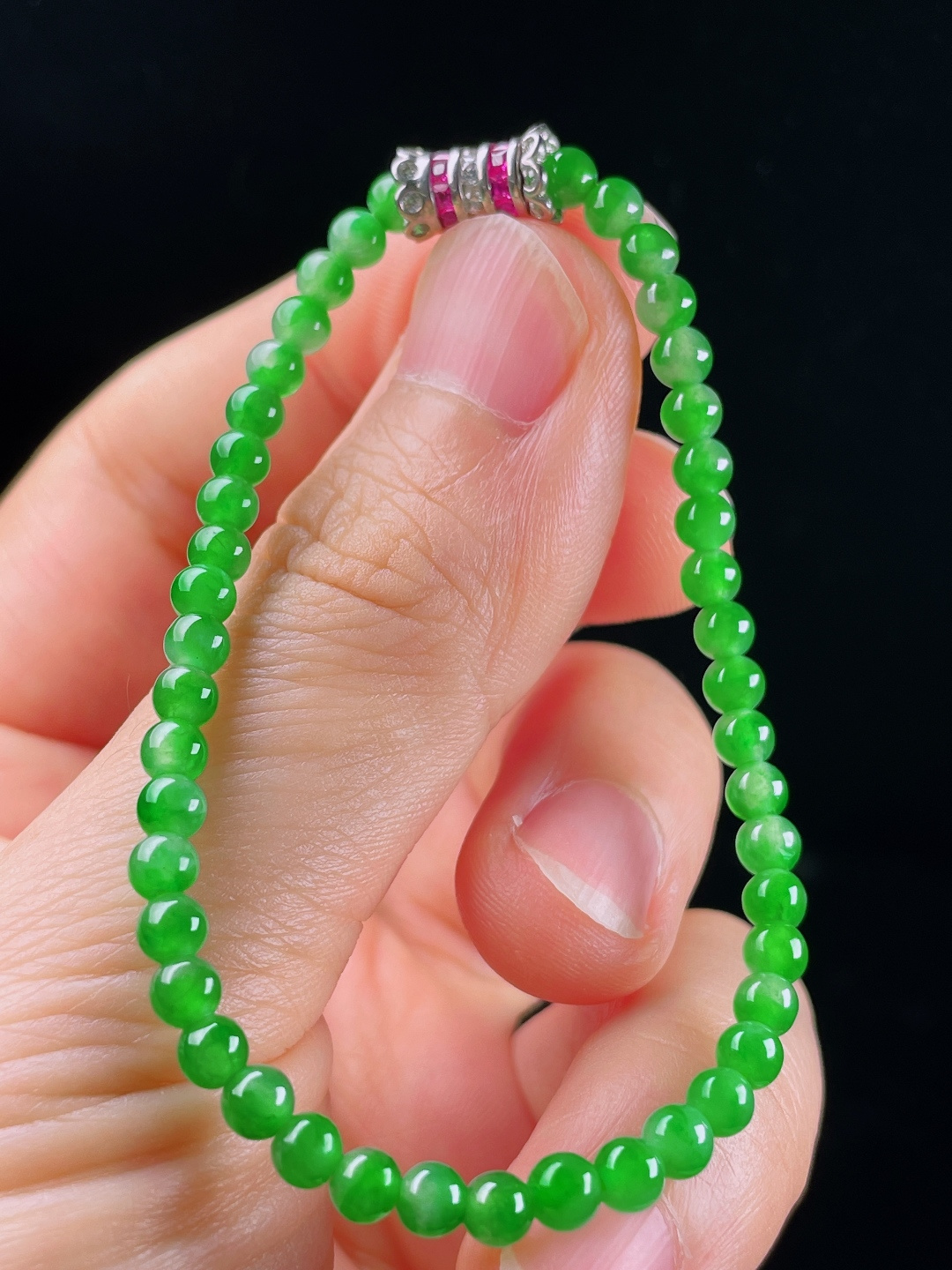 ️辣绿手串，老种起光，细底通透，尺寸：3.8mm0529