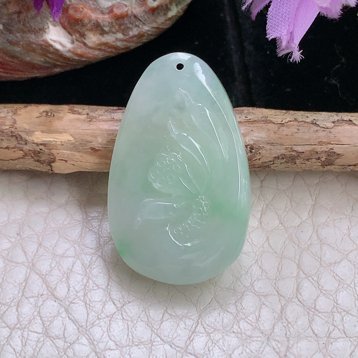 lz实拍30.8*19*8天然缅甸翡翠a货冰飘绿花冰清玉洁玉吊坠 玉挂件