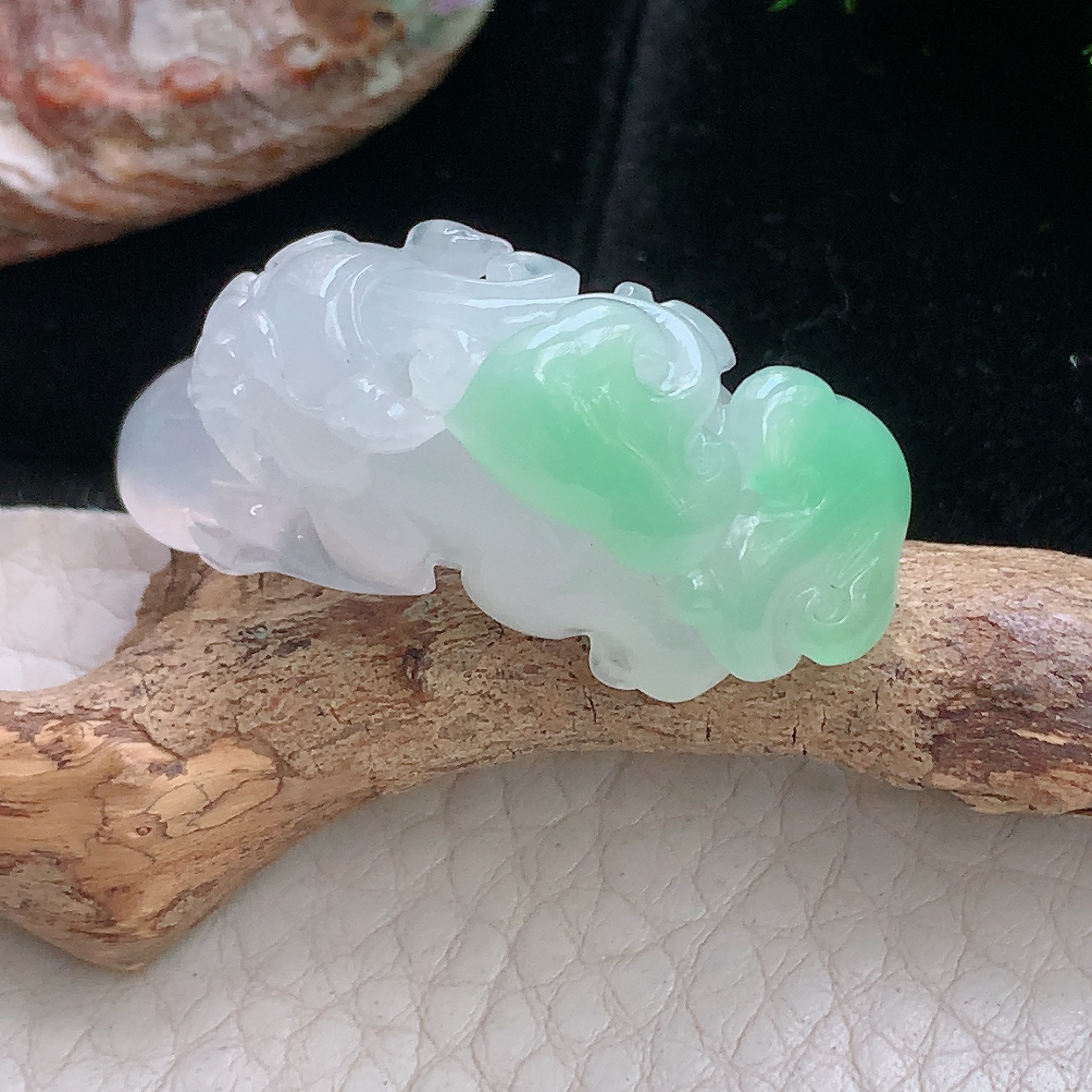 lz实拍36.2*12*17.5天然缅甸翡翠a货冰飘绿招财貔貅 立体皮休玉吊坠 玉挂件