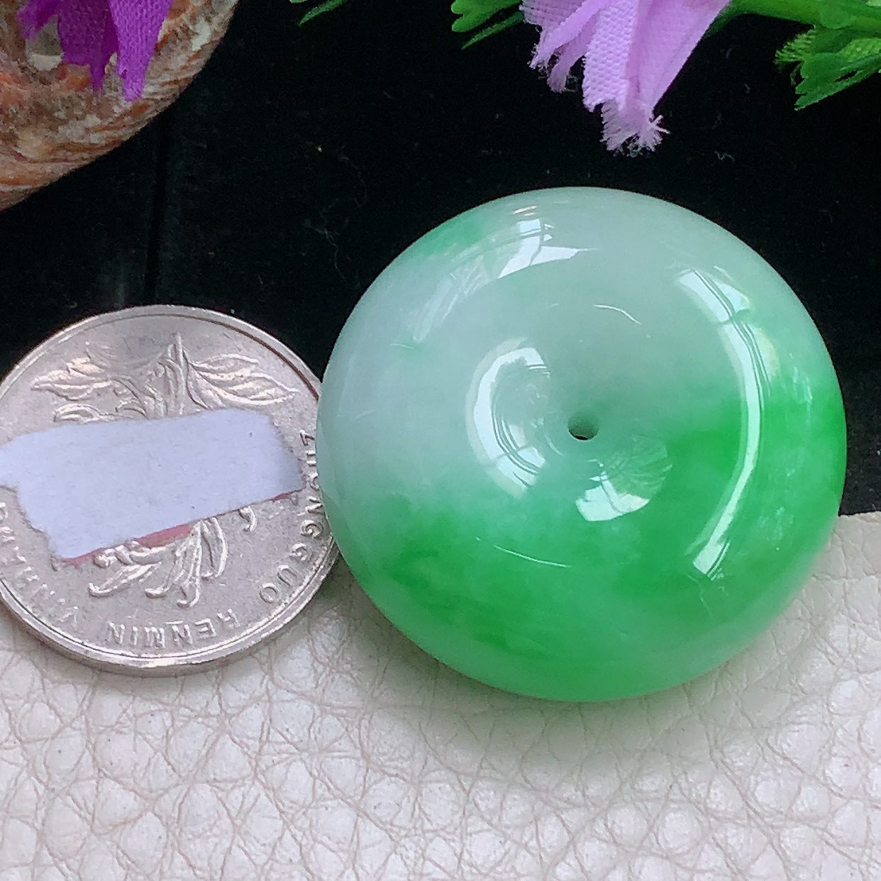 xqa实拍33*12.5天然缅甸翡翠a货胶感半山水面包扣 玉扣玉吊坠 玉挂件