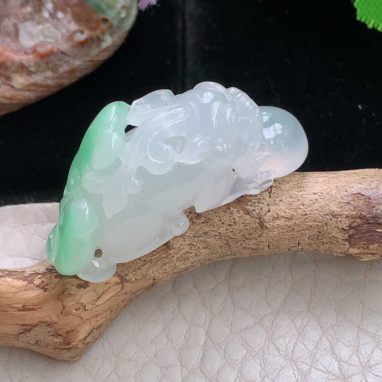 lz实拍36.2*12*17.5天然缅甸翡翠a货冰飘绿招财貔貅 立体皮休玉吊坠 玉挂件