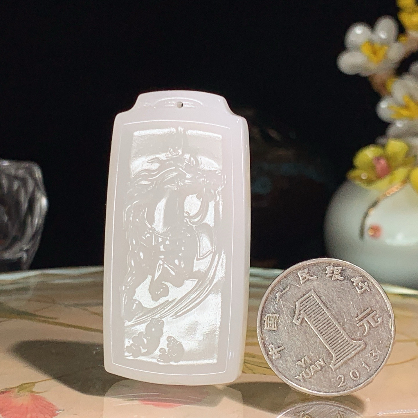 和田玉白玉马到成功马挂件 尺寸54/26/8.5重31克。玉质细腻油润。手推出油。佩戴高端典雅。lt260528