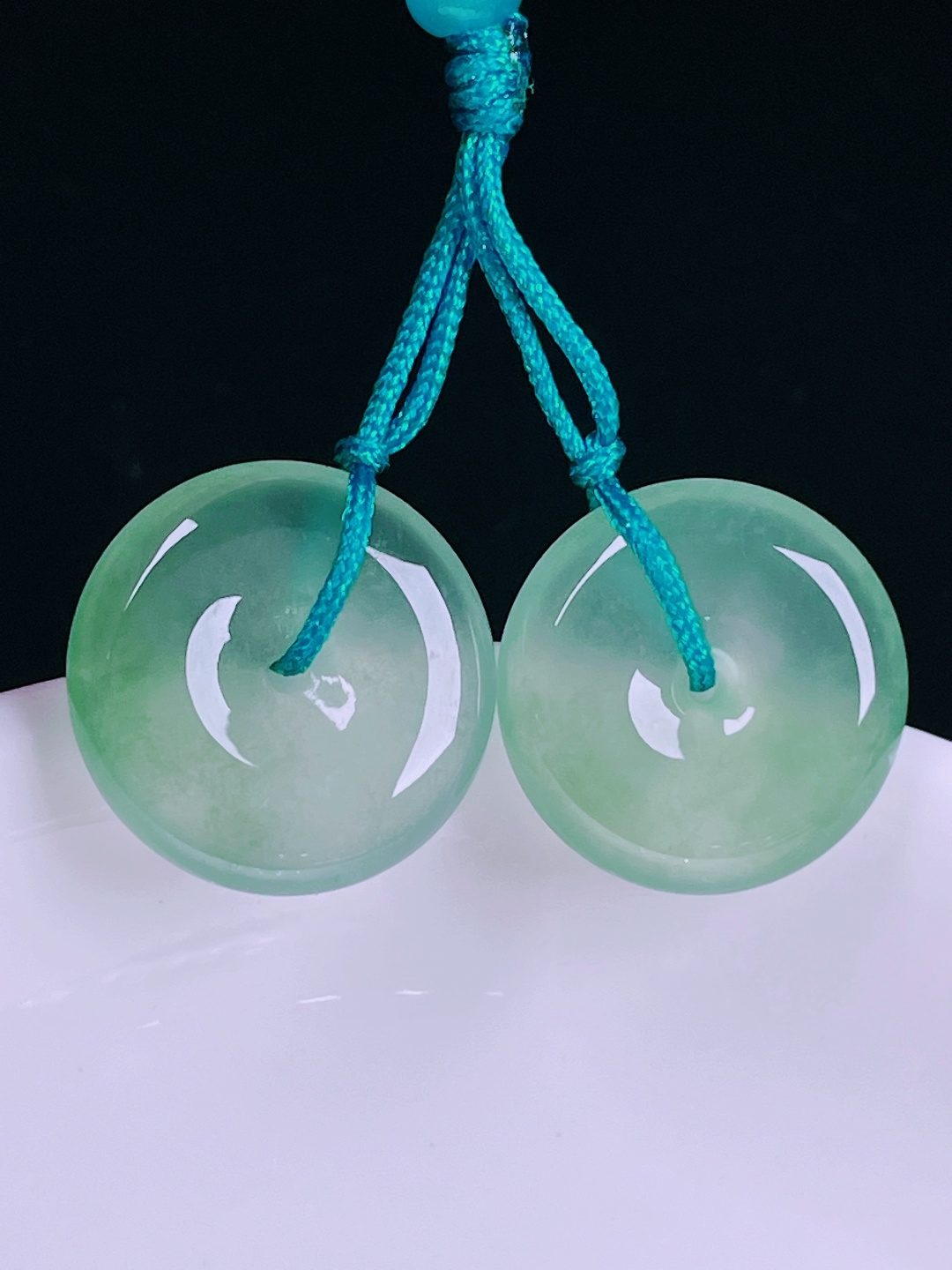 ️冰种耳坠，老种起光，细底通透，尺寸：16/4.2mm0529