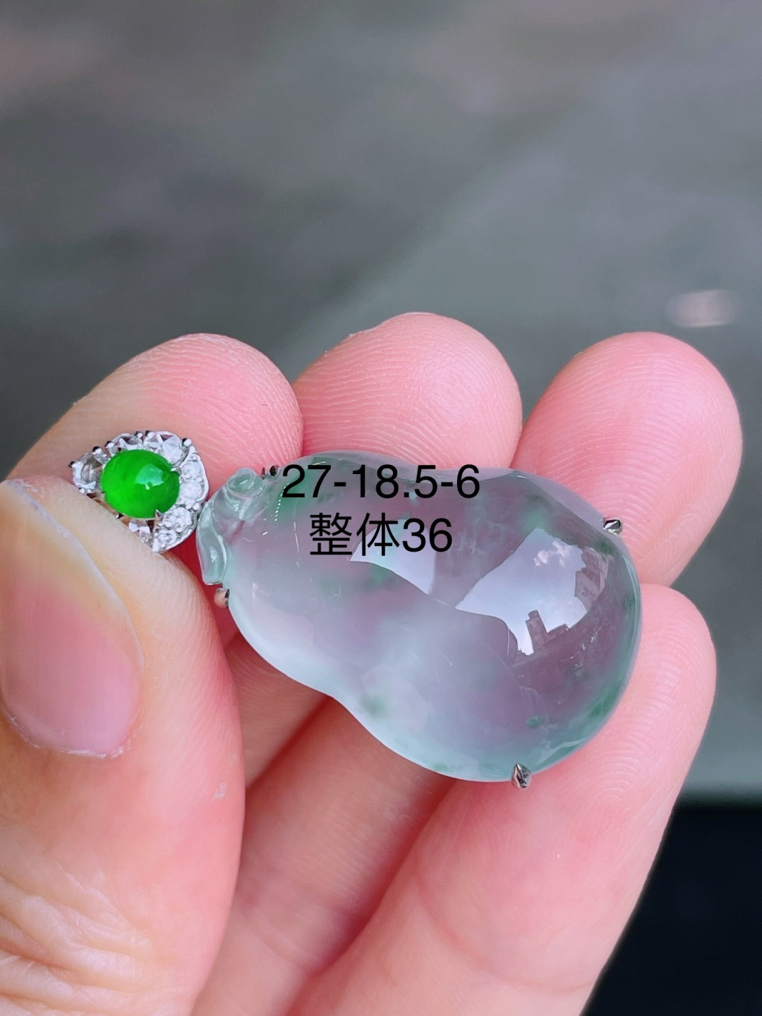 ️ 葫芦吊坠，晶莹剔透，新颖时尚，无裂，27-18.5-6