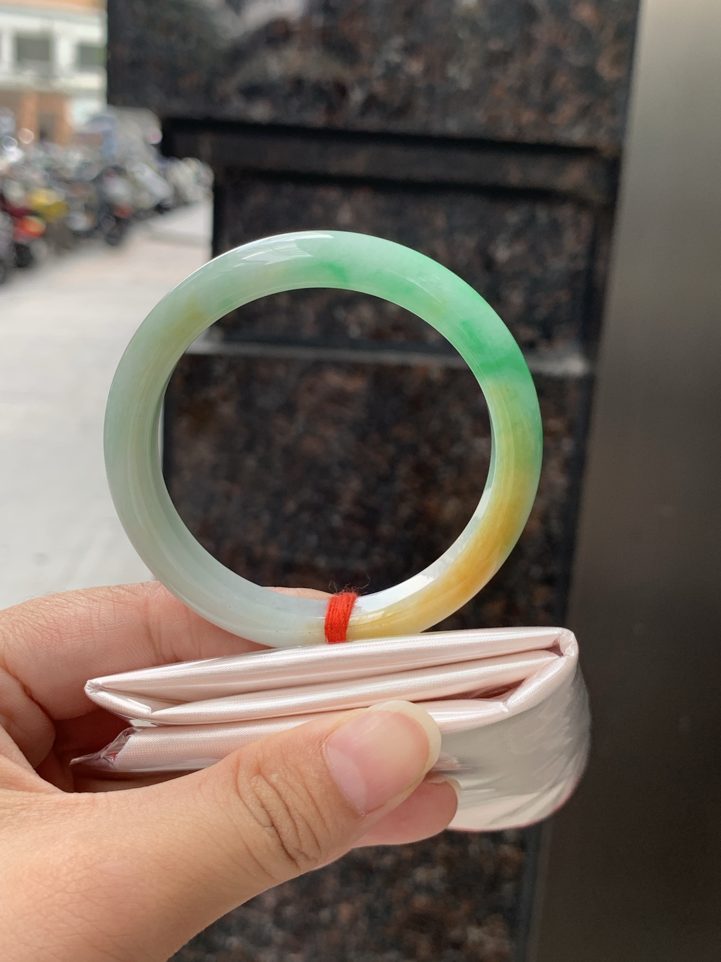 黄加绿正圈 51.5-9-7.2 0529-N813 无裂，底妆细腻，黄加绿特色