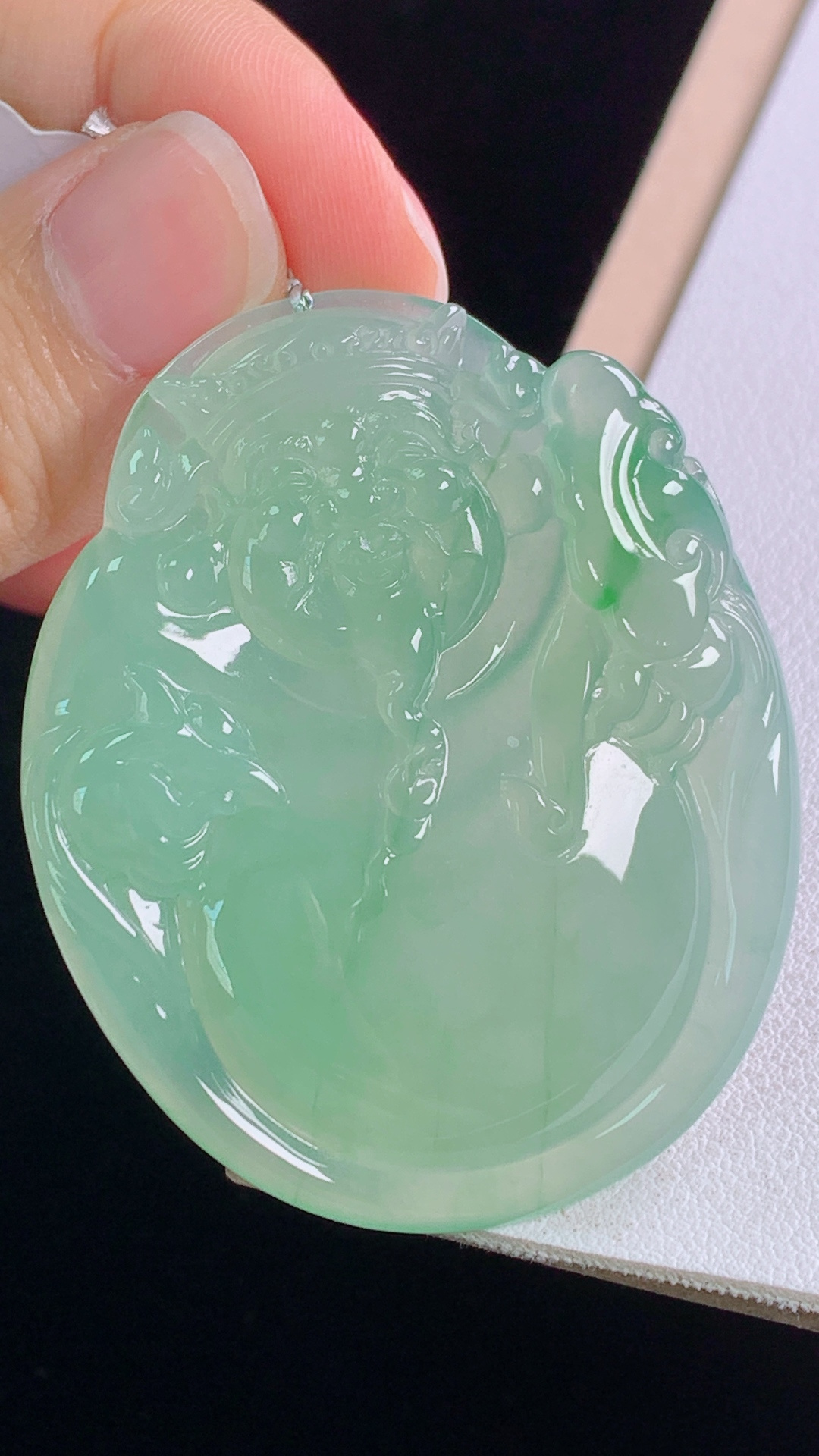 冰晴飘花财神 花色灵动，种色兼备，无裂 尺寸:50.7-41.8-5.6mm 25