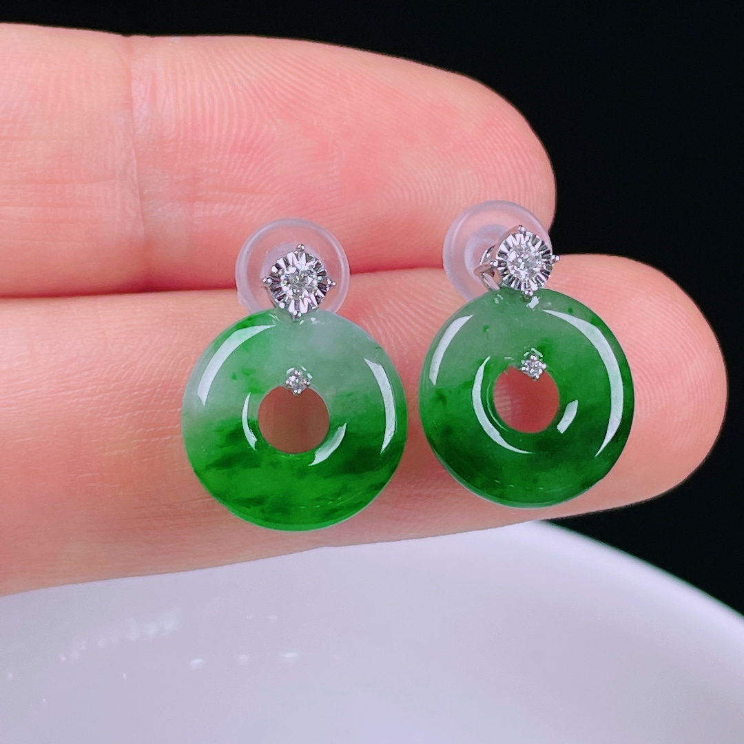 ️冰绿耳坠，老种起光，细底通透，尺寸：16.2/12.8/2.8mm0529