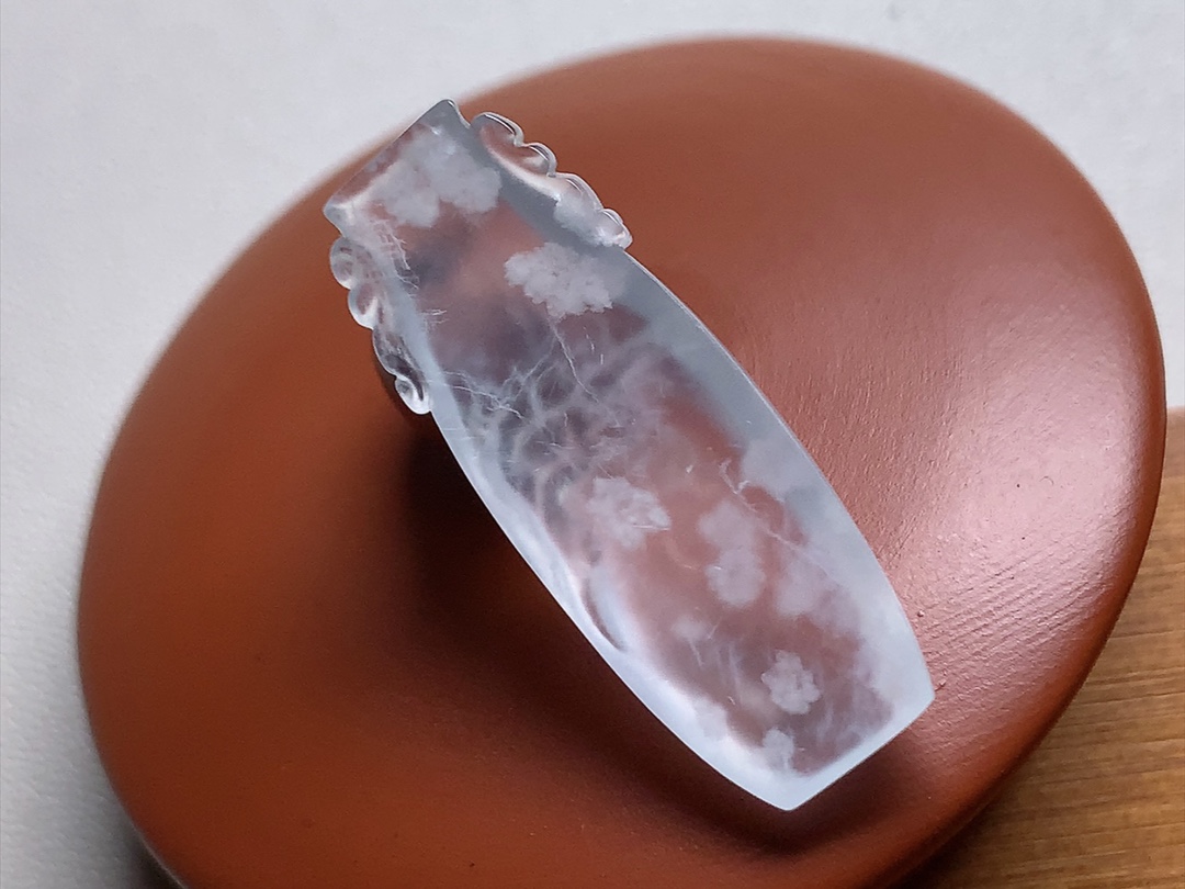 玻璃种雪花棉花瓶 很别致，点点雪花意境十足，尺寸32.2*12*5.2