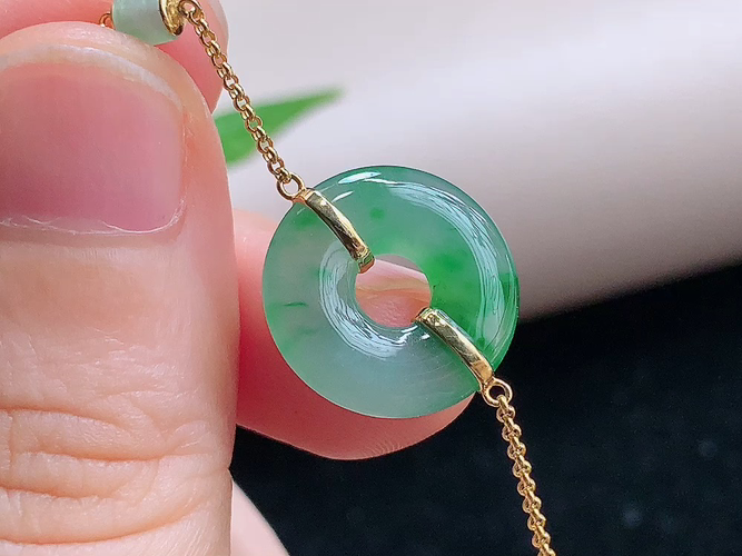 ️ 18K金伴钻甜甜圈手链，尺寸15.1-3.2mm，包A附证书