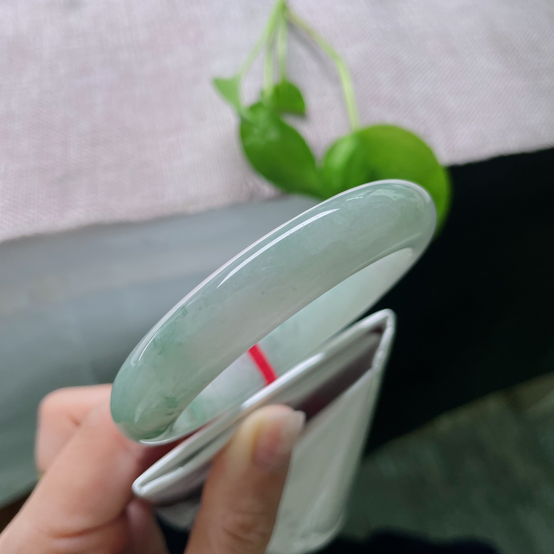 57.2/12.4/9.2飘花正圈，花色灵动飘逸，有种婉约洒脱的江南韵味美，水润，种老，皮纹，ss52384a