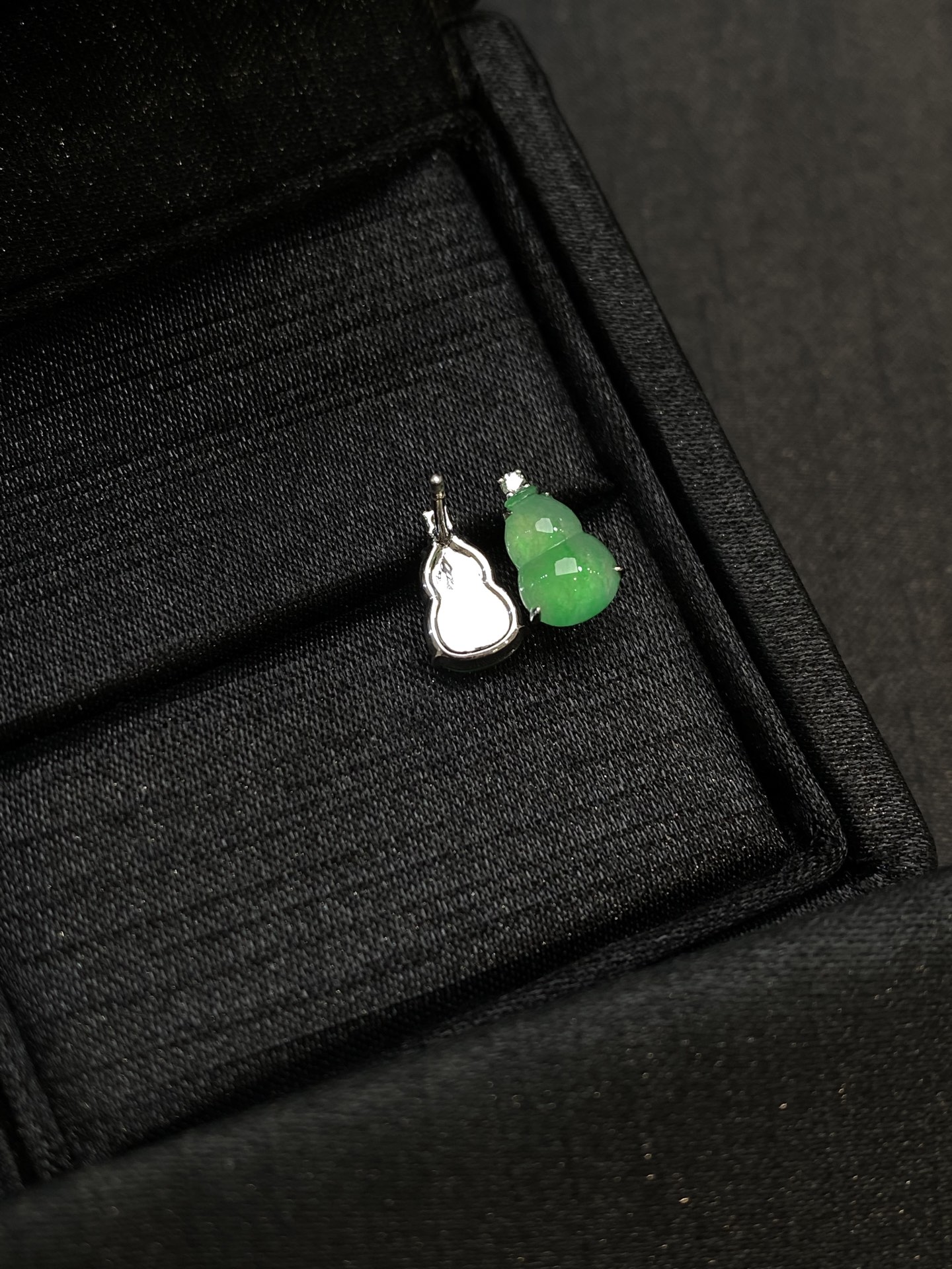 冰阳绿葫芦耳钉·金裸·10.1-7-3.2mm