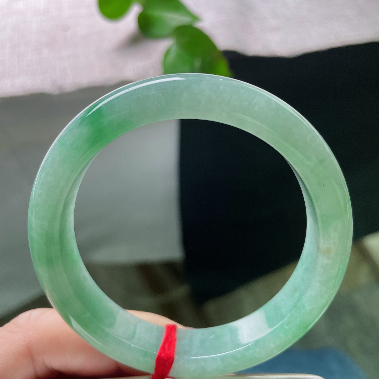 特惠活动#55/12.6/8.2，绿底正圈，水润，佩戴古典优雅，韵味十足，种老，ss53547a
