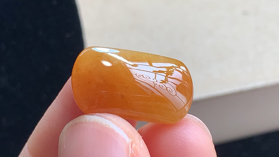 ️ 红翡马鞍戒面，无裂，尺寸19.4-10.5-4.8mm，包A附证书