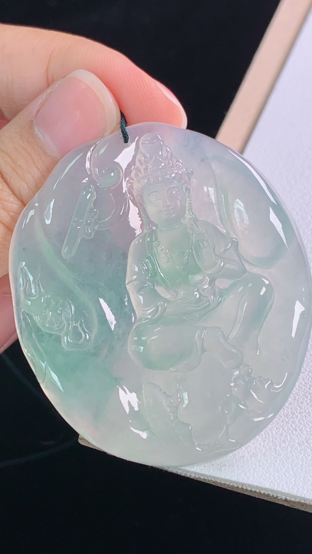 高冰观音菩萨 种水，胶感十足， 尺寸:51.0-44.3-5.6mm 26