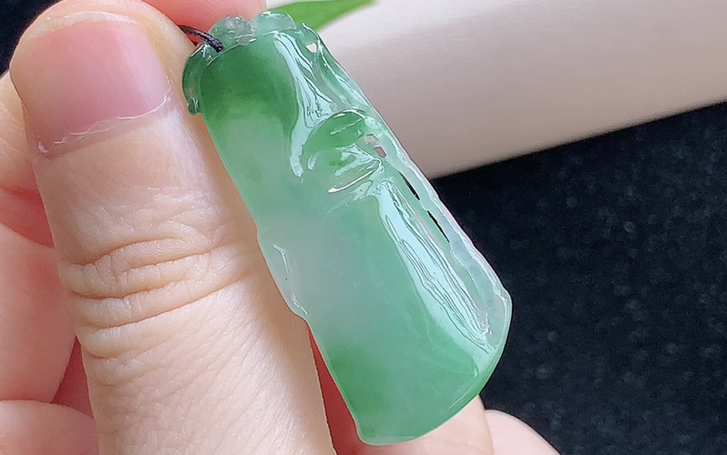 ️ 节节高，无裂，尺寸40.4-17.0-3.8mm，包A附证书