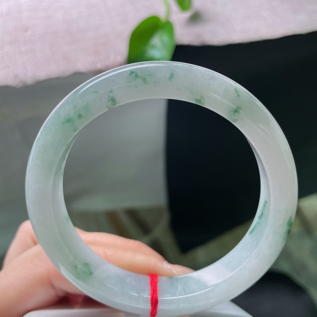58/12.1/8.6飘花正圈，风起时花便有了归期，不恋枝头繁华，只赴一场温柔的坠落。无裂，ss53096a