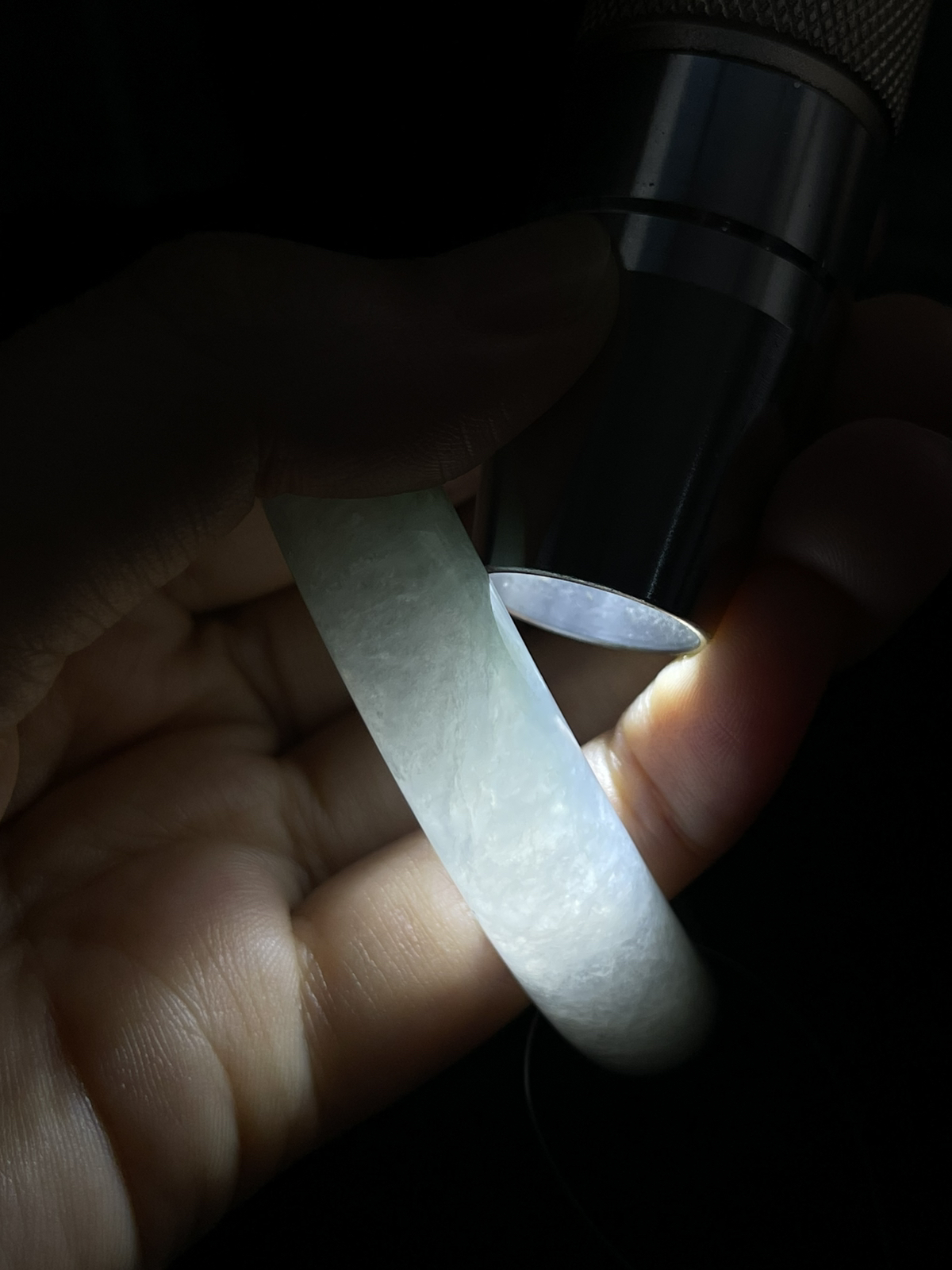正圈54.8圈口，翡翠冰糯种淡绿色手镯