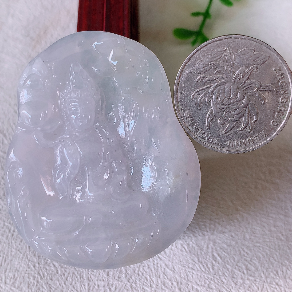 自然光实拍，冰胶翡翠大势至菩萨吊坠，赐福翡翠观音，冰透，观音庇佑守护 ，送礼或自留佳选！#50尺寸51*42*6.2