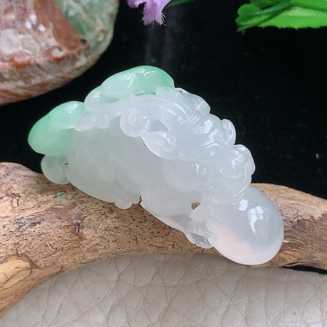 lz实拍36.2*12*17.5天然缅甸翡翠a货冰飘绿招财貔貅 立体皮休玉吊坠 玉挂件