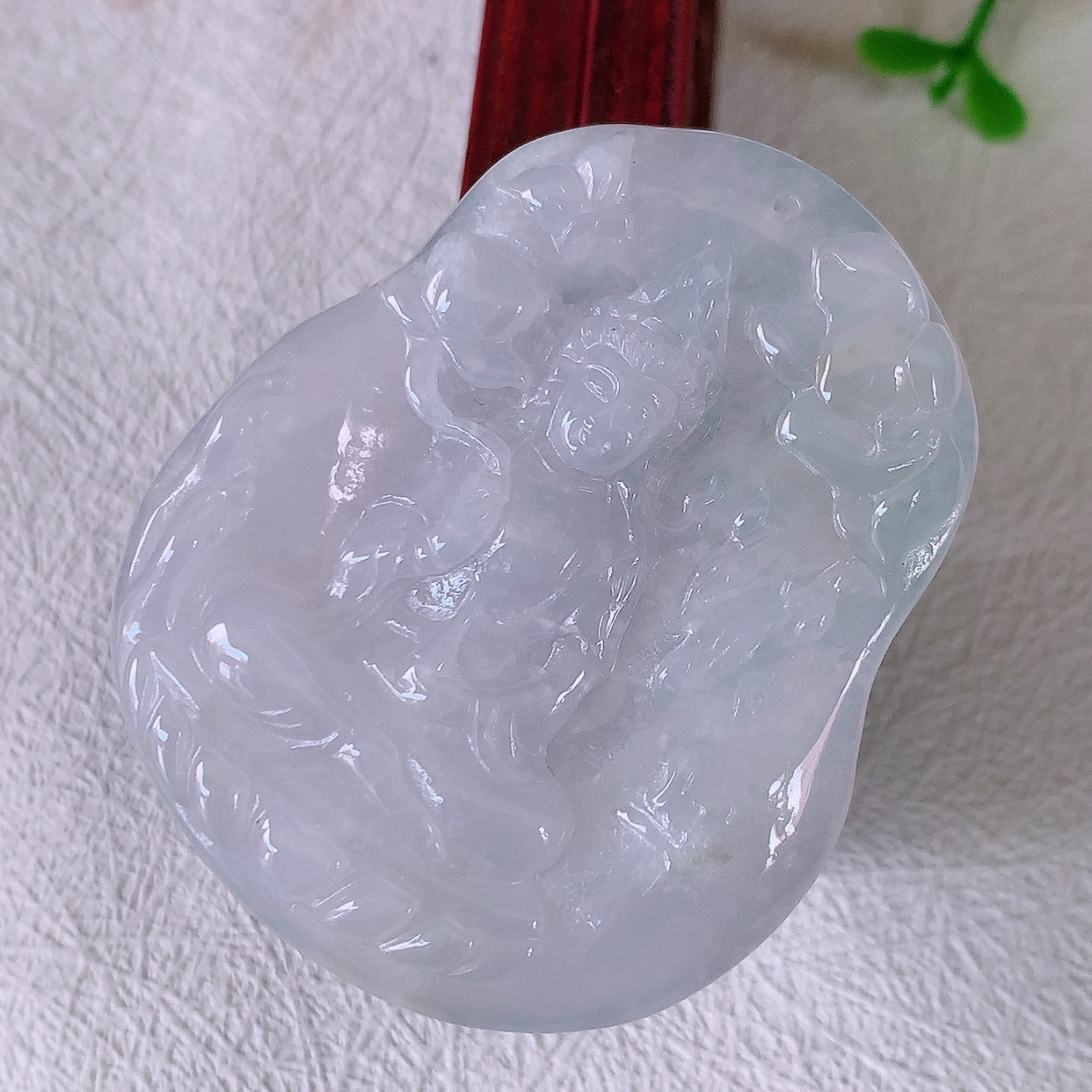 自然光实拍，冰胶翡翠大势至菩萨吊坠，赐福翡翠观音，冰透，观音庇佑守护 ，送礼或自留佳选！#50尺寸5