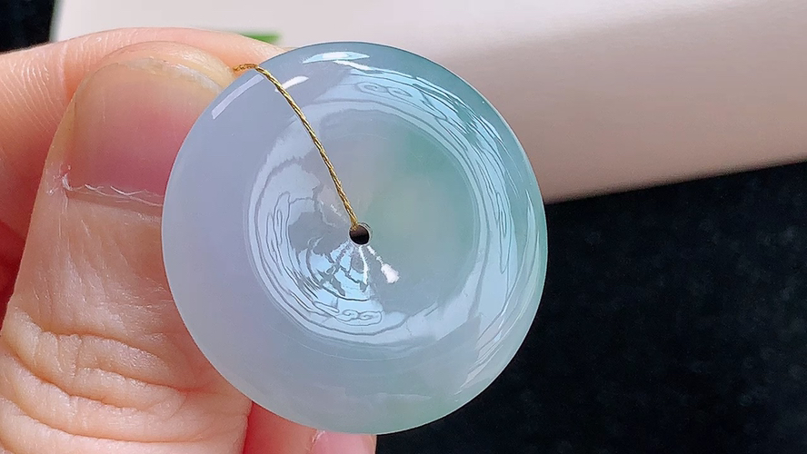 平安扣，无裂，尺寸28.5-6.1mm，包A附证书