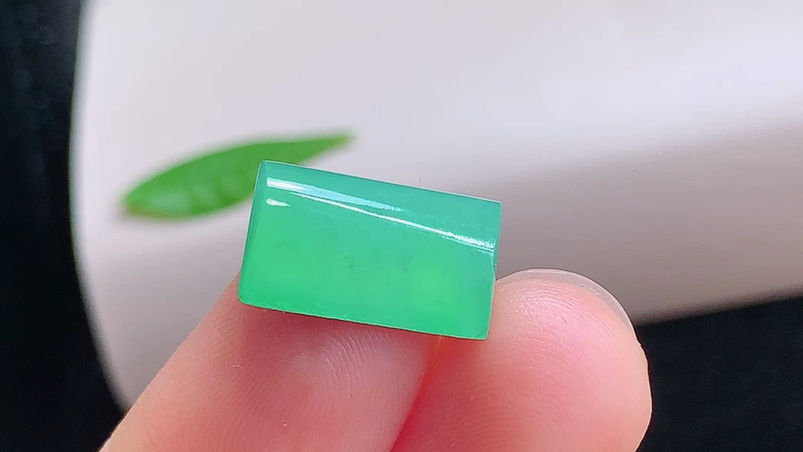 ️ 马鞍戒面，无裂，尺寸14.4-9.3-3.0mm，包A附证书