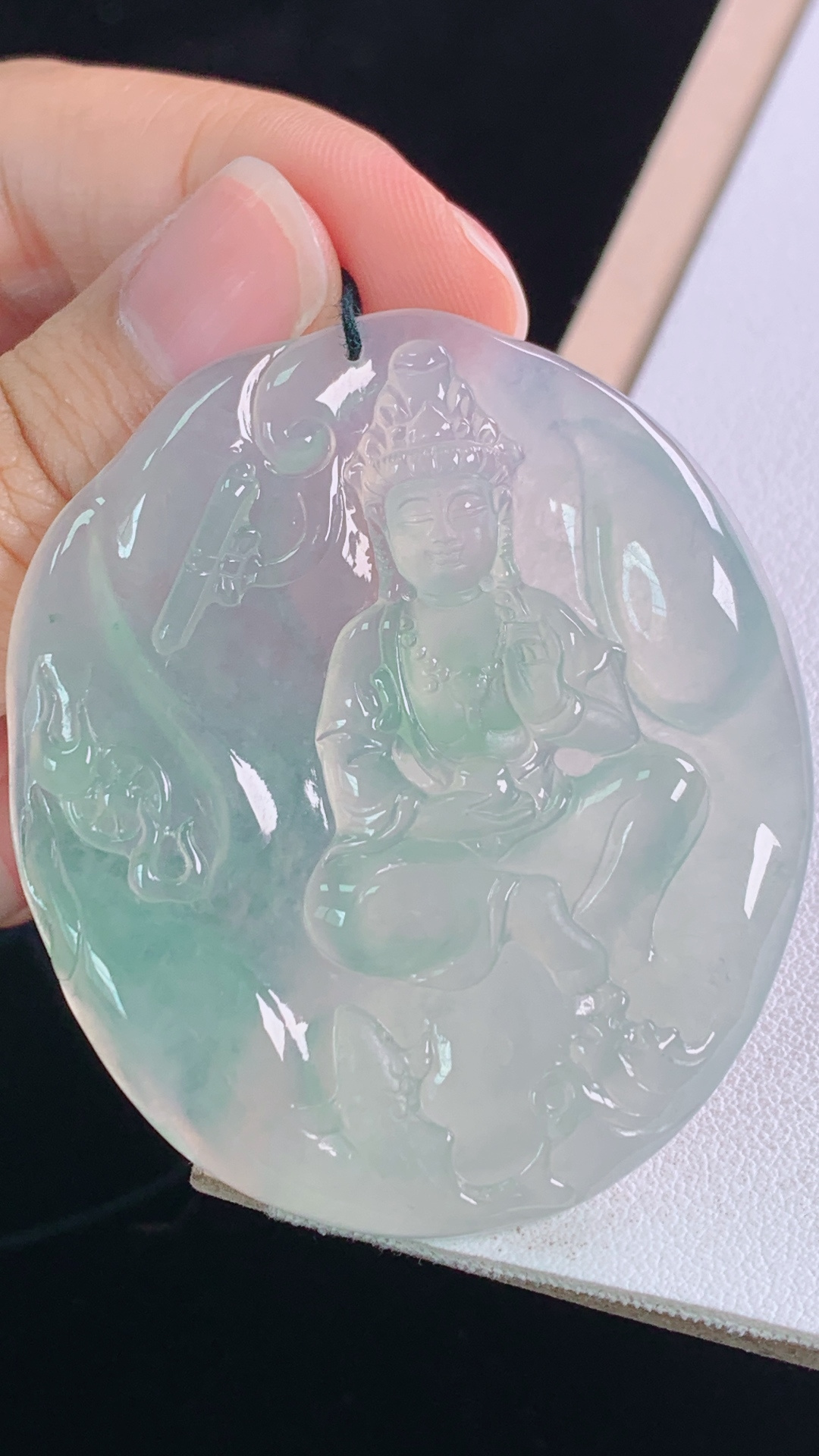 高冰观音菩萨 种水，胶感十足， 尺寸:51.0-44.3-5.6mm 26
