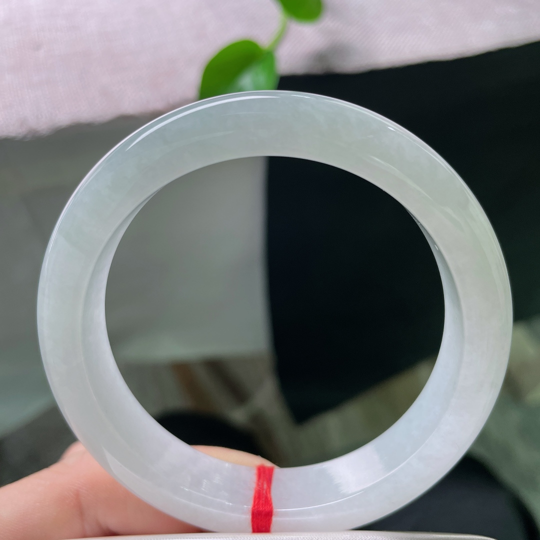 淡绿底正圈，水润细腻，清新简约，贵气，甜美，无裂，ss53605a